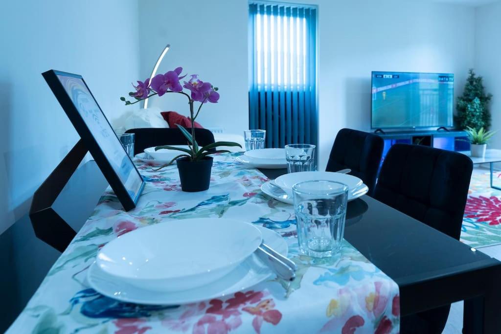 Luxury Ground Floor 2 Bedroom Apartment Free Wifi & Parking シェフィールド エクステリア 写真