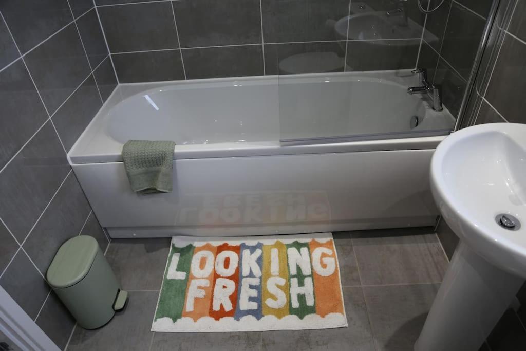 Luxury Ground Floor 2 Bedroom Apartment Free Wifi & Parking シェフィールド エクステリア 写真