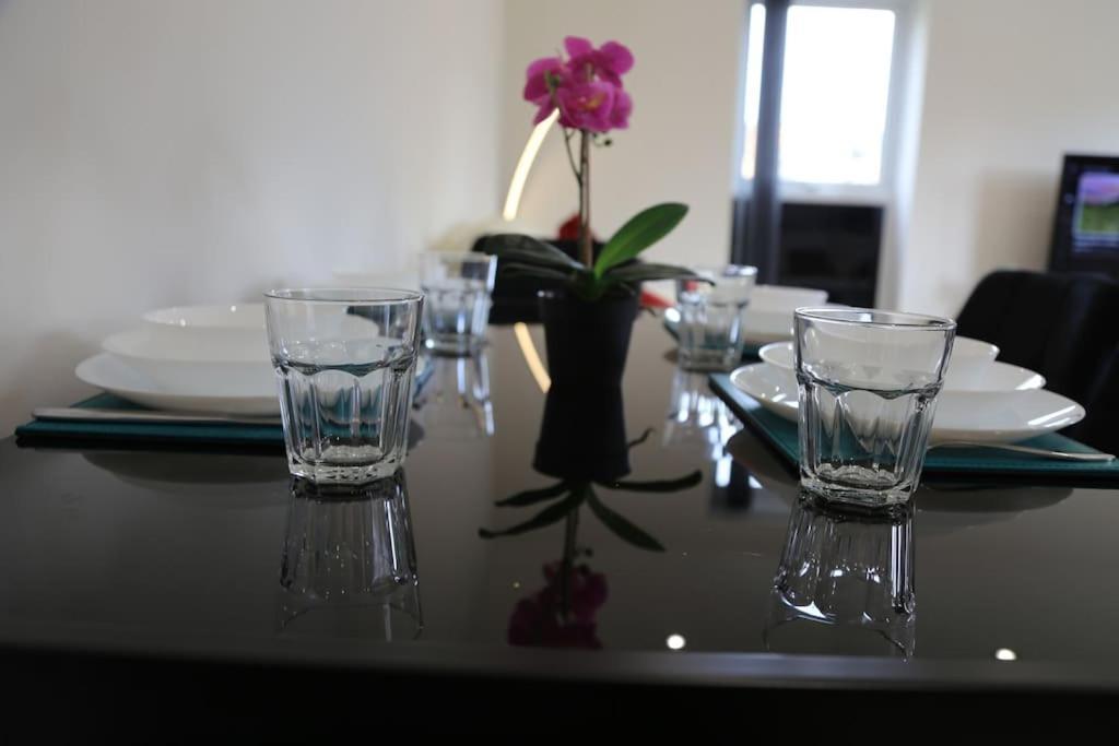 Luxury Ground Floor 2 Bedroom Apartment Free Wifi & Parking シェフィールド エクステリア 写真
